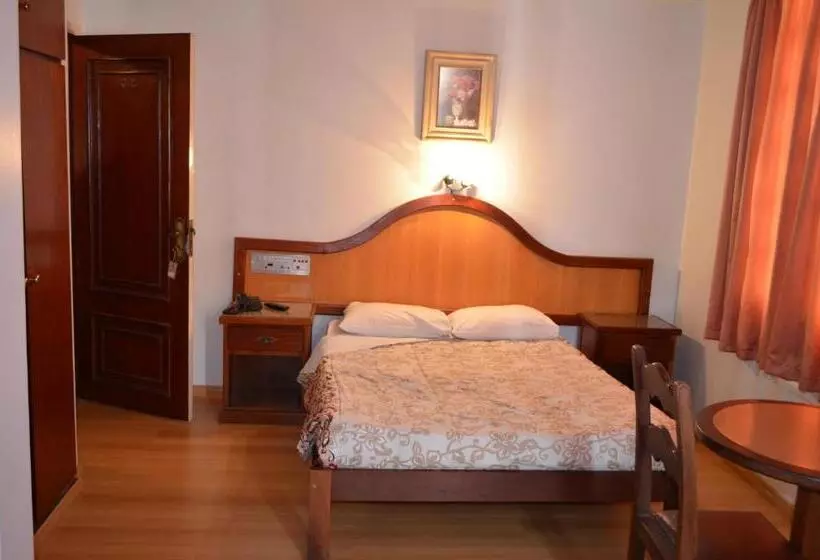 Fotos del hotel Reinales Plaza:  2