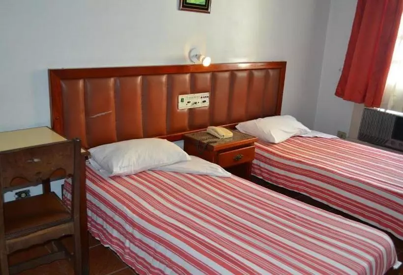 Fotos del hotel Reinales Plaza:  14