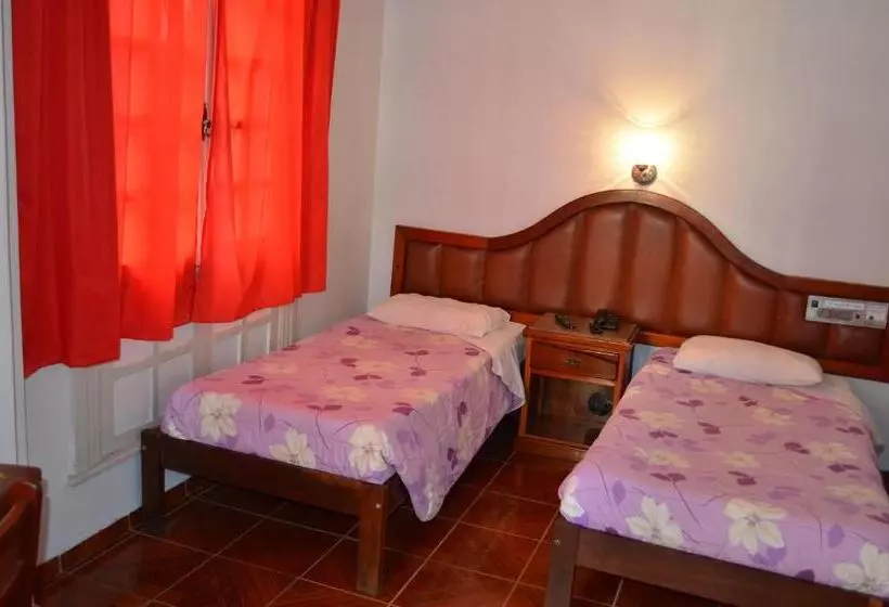 Fotos del hotel Reinales Plaza:  12