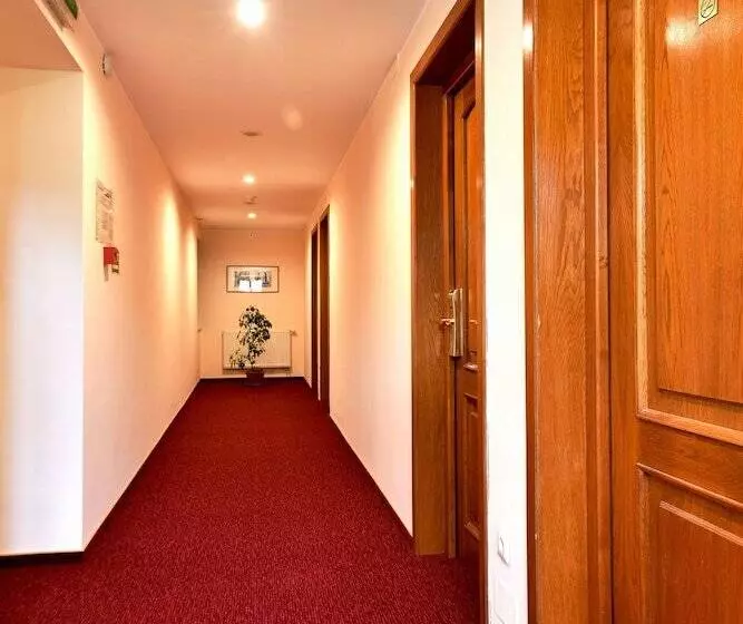 Fotos del hotel Brasov:  2