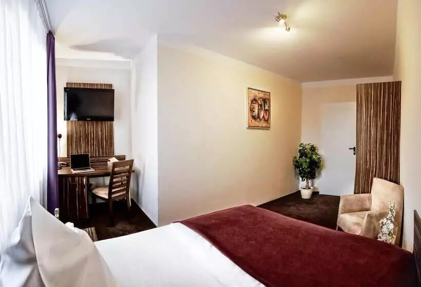 Fotos del hotel Famosa:  17