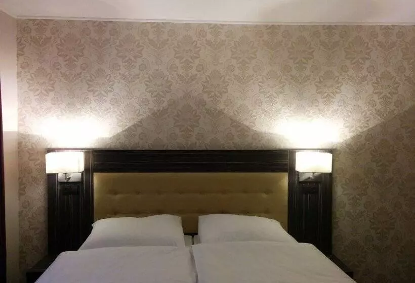 Fotos del hotel Famosa:  11