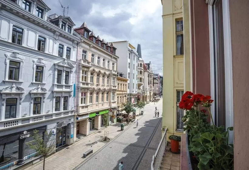 Fotos del hotel Kavalerie:  14