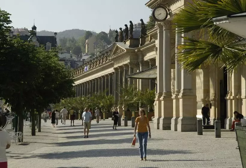 Fotos del hotel Kavalerie:  5