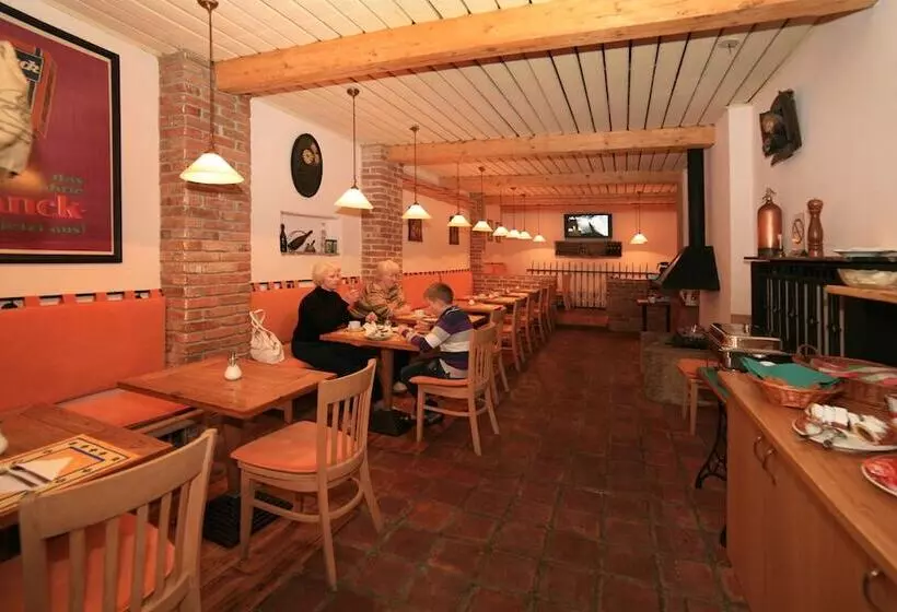 Fotos del hotel Kavalerie:  4