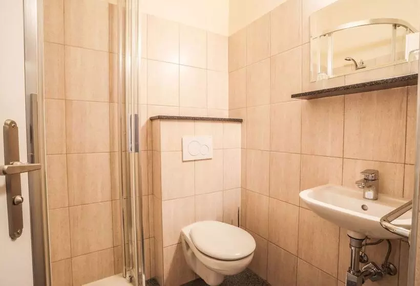 Fotos del hotel Kavalerie:  11