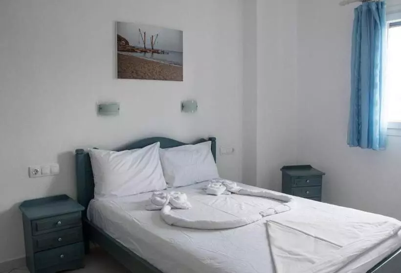 Ikaros Studios & Apartments