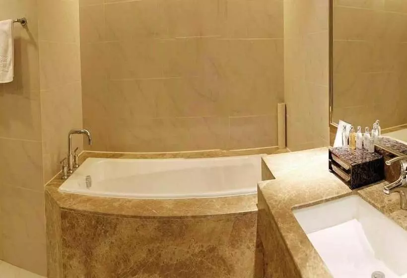 Fotos del hotel Sovereign International:  11