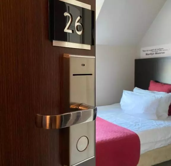 Fotos del hotel Comm  Pozna? Airport:  20