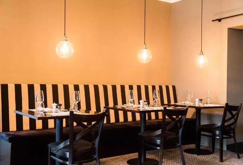 Fotos del hotel Comm  Pozna? Airport:  4