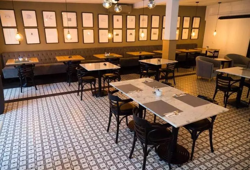 Fotos del hotel Comm  Pozna? Airport:  14