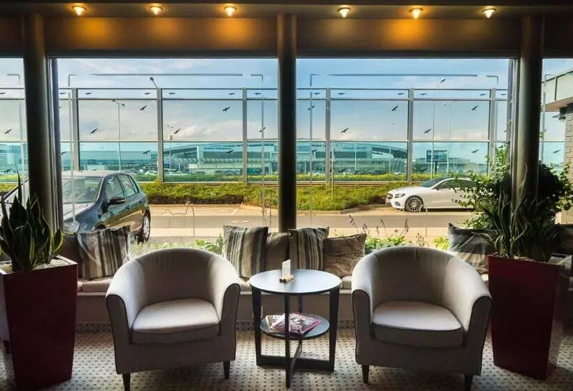 Fotos del hotel Comm  Pozna? Airport:  8