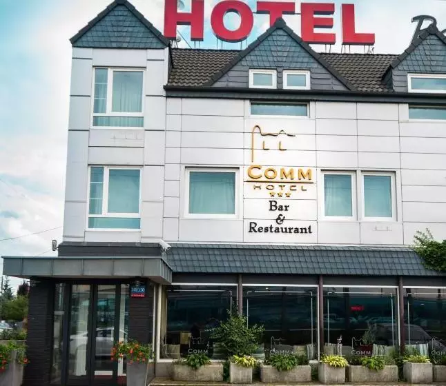 Comm  Pozna? Airport