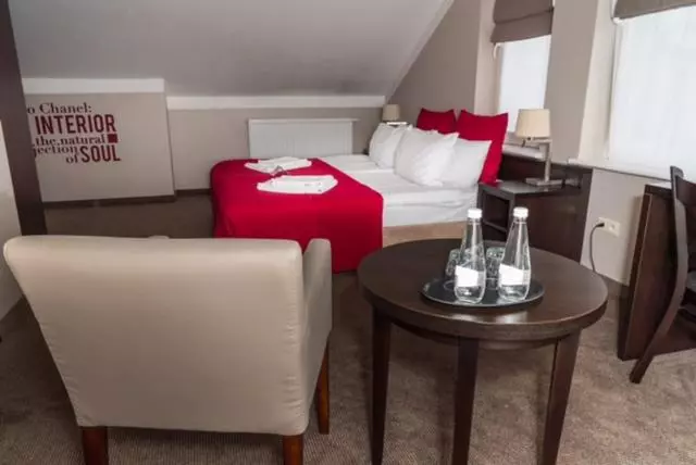 Fotos del hotel Comm  Pozna? Airport:  18