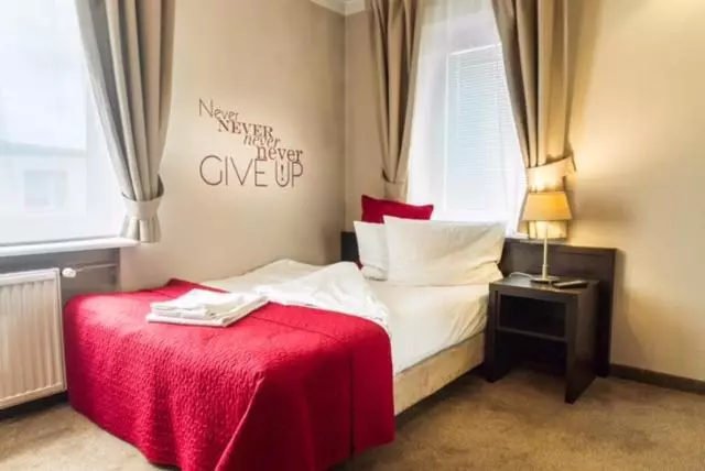 Fotos del hotel Comm  Pozna? Airport:  19