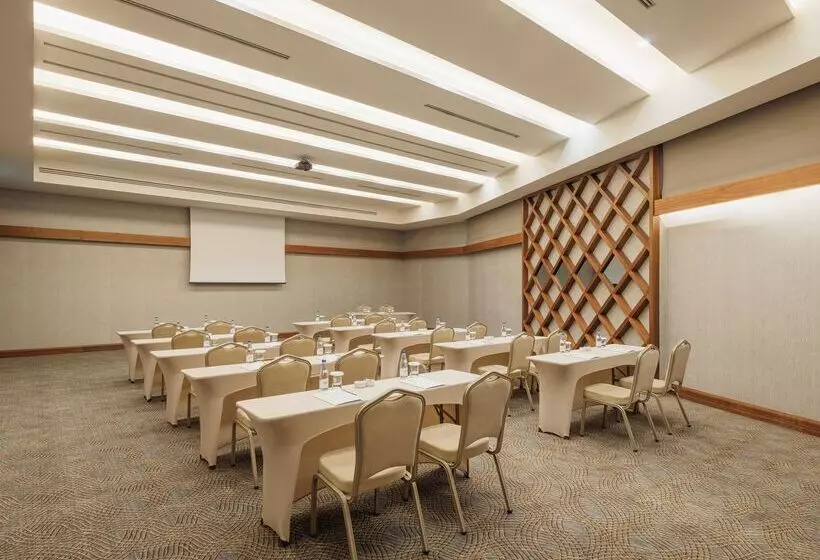 Fotos del hotel Doubletree By Hilton Istanbul Atasehir  & Conference Centre:  16
