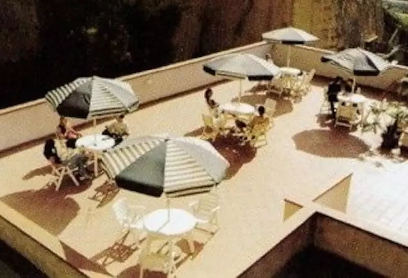 Fotos del hotel Ostello Aig Mergellina:  4