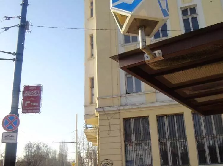 Fotos del hotel Favorit:  18