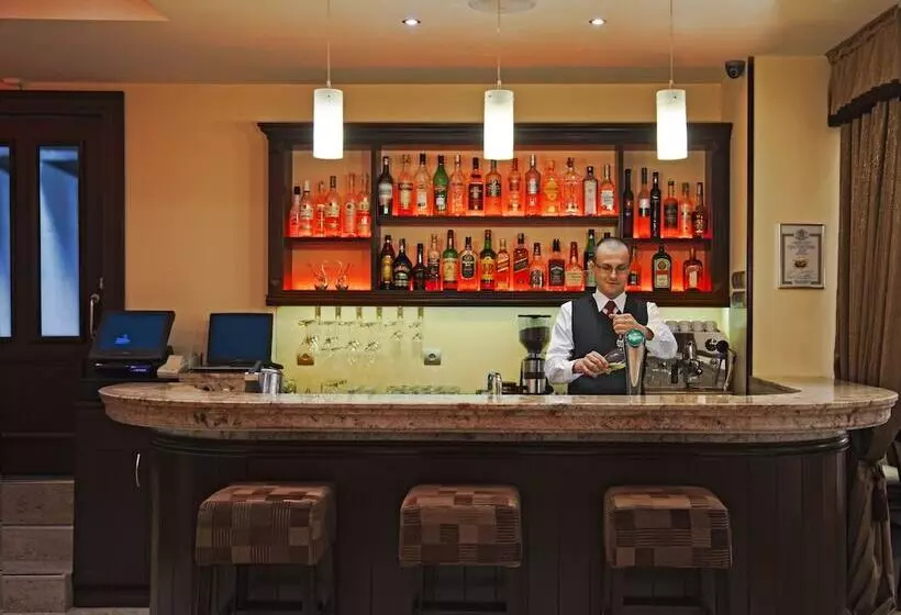 Fotos del hotel Favorit:  6