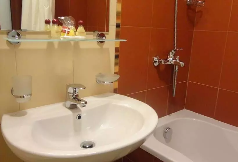 Fotos del hotel Favorit:  13