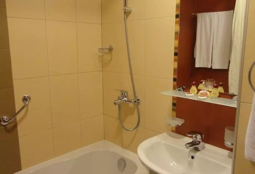 Fotos del hotel Favorit:  8