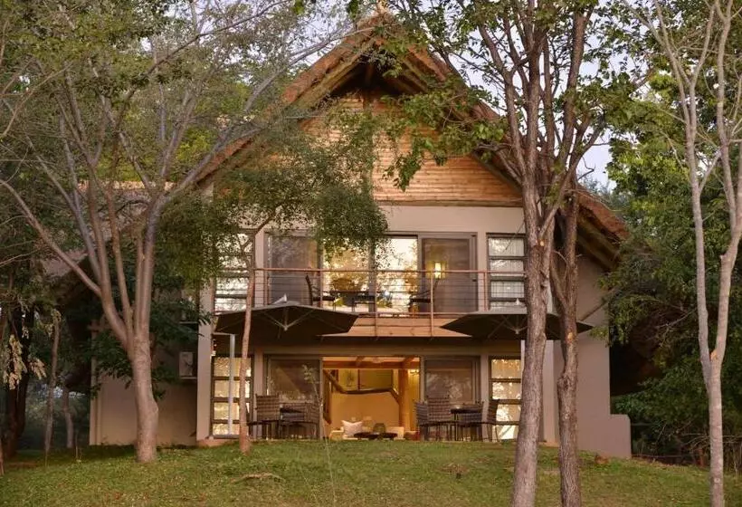 Fotos del hotel Victoria Falls Safari Suites:  15