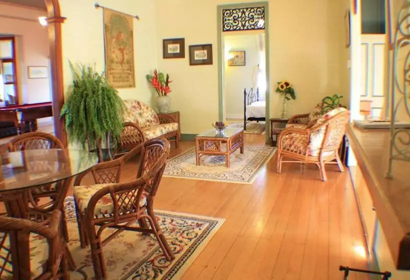 Fotos del hotel Classique Bed & Breakfast:  3