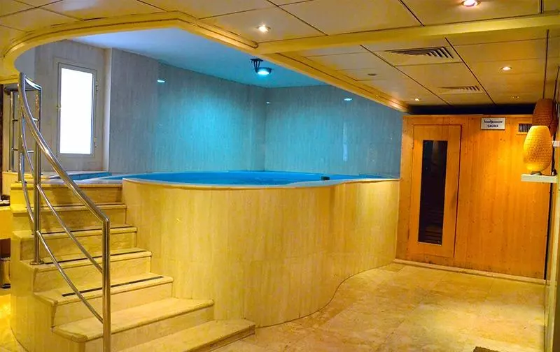 Fotos del hotel Crown Tower:  6