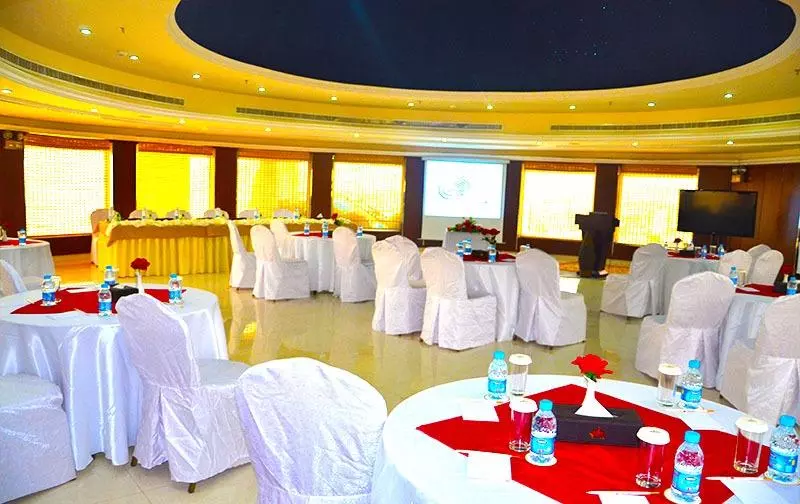 Fotos del hotel Crown Tower:  8