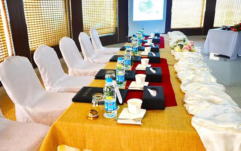 Fotos del hotel Crown Tower:  15