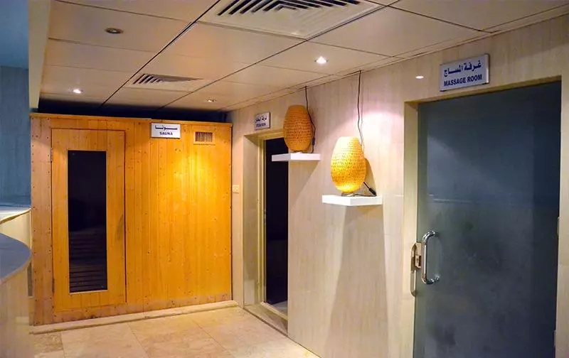 Fotos del hotel Crown Tower:  17