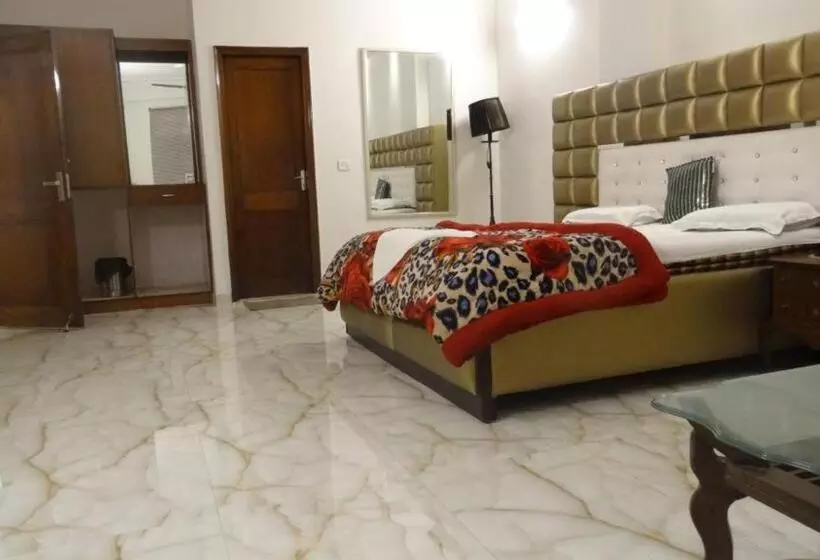 Fotos del hotel Swaran Palace:  17