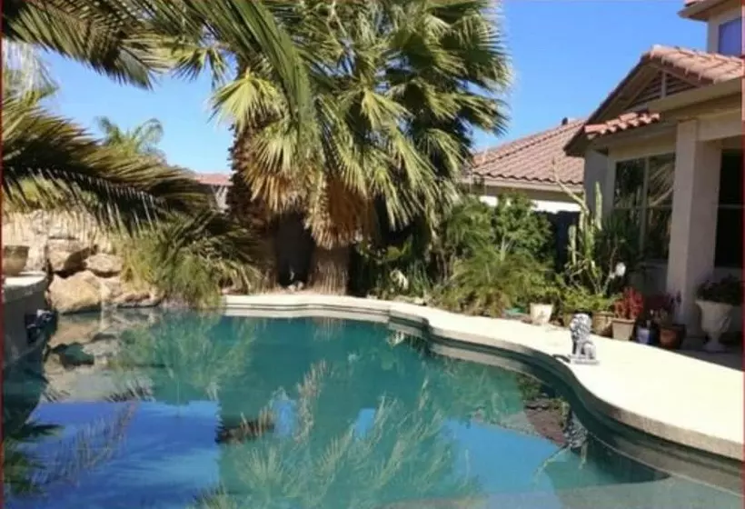 Fotos del hotel Happy Valley House:  2