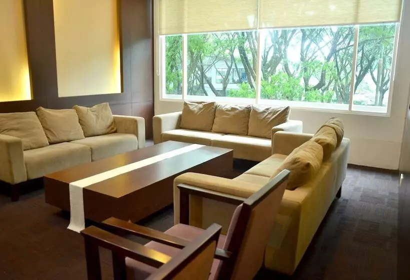 Fotos del hotel Grand Cakra Hotel Malang:  2