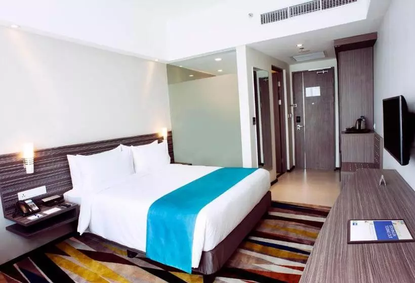 Fotos del hotel Holiday Inn Express Surabaya Centerpoint, An Ihg:  2