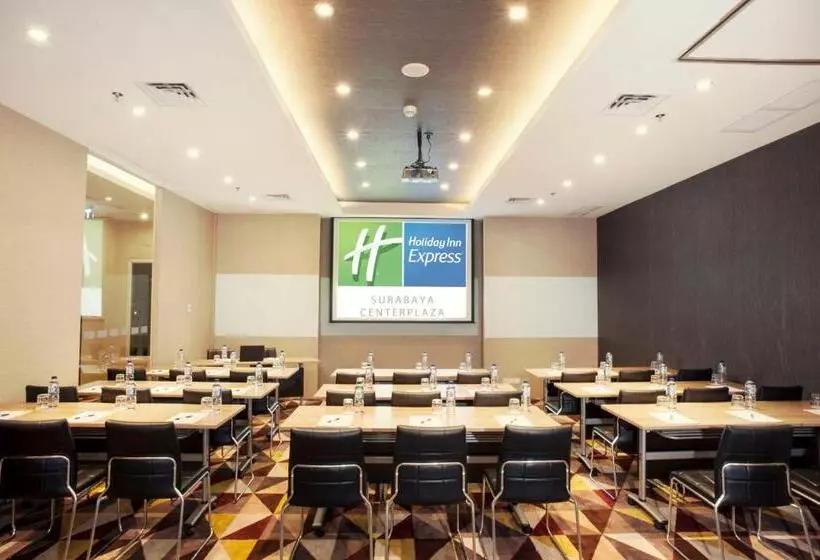 Fotos del hotel Holiday Inn Express Surabaya Centerpoint, An Ihg:  12