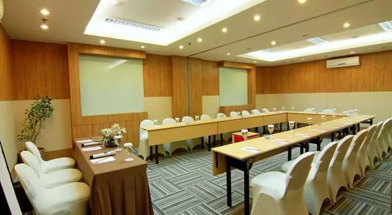 Fotos del hotel @hom Semarang Simpang Lima:  3