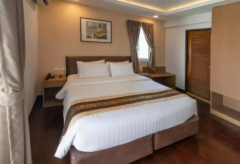 Stable Lodge  Sha Certified