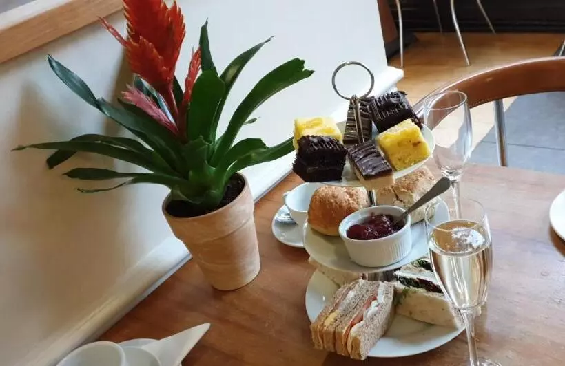 Fotos del hotel The Racquet Club:  10