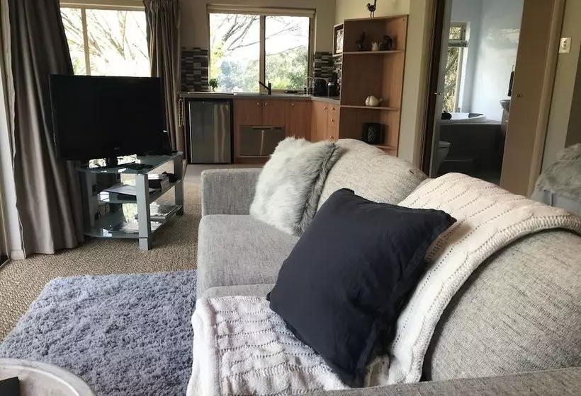 Adelaide Hills Retreats