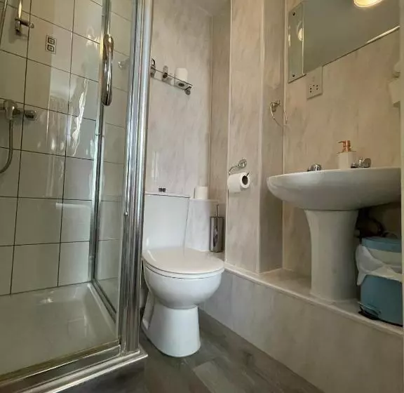 Fotos del hotel Burton Villa Guest House:  4