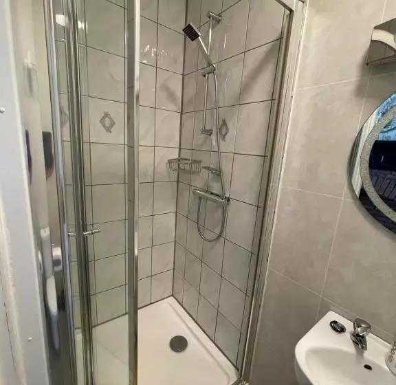 Fotos del hotel Burton Villa Guest House:  12