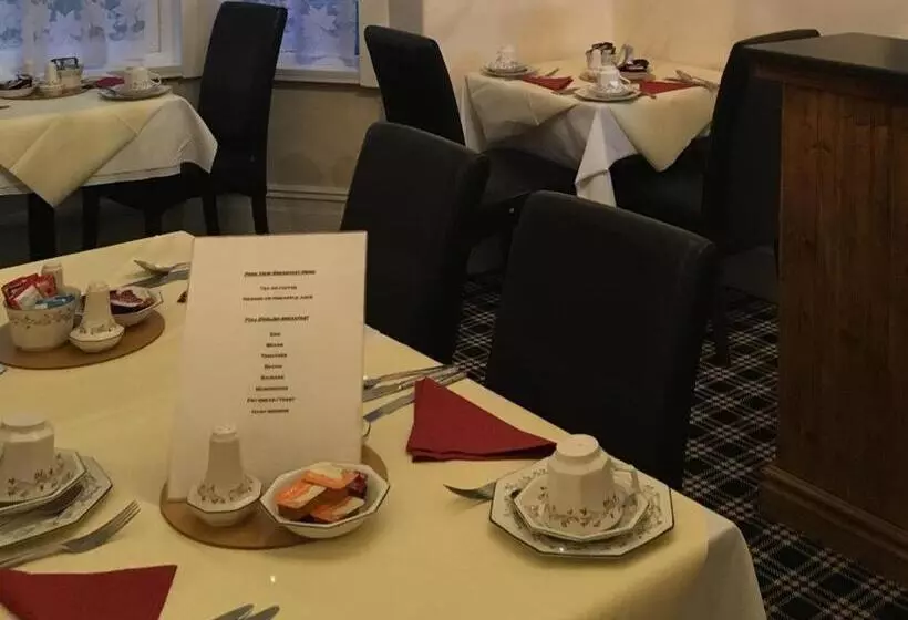 Fotos del hotel Burton Villa Guest House:  3