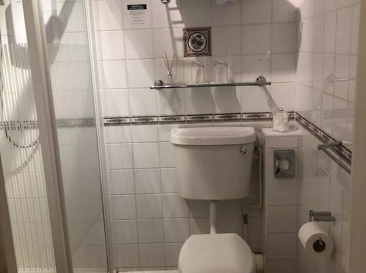 Fotos del hotel The Crown Lodge:  9