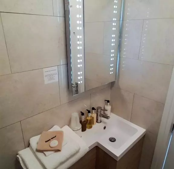 Fotos del hotel Lakeside Guest House:  2