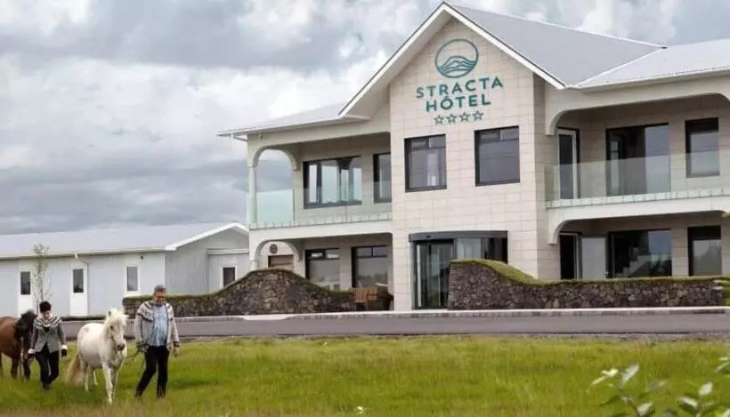 Stracta Stracta