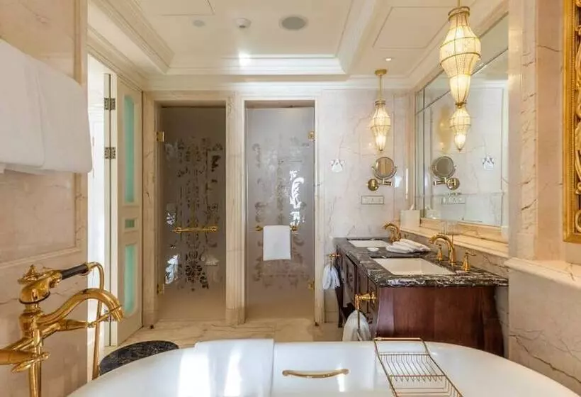 Fotos del hotel The Castle Hotel, A Luxury Collection Hotel, Dalian:  3