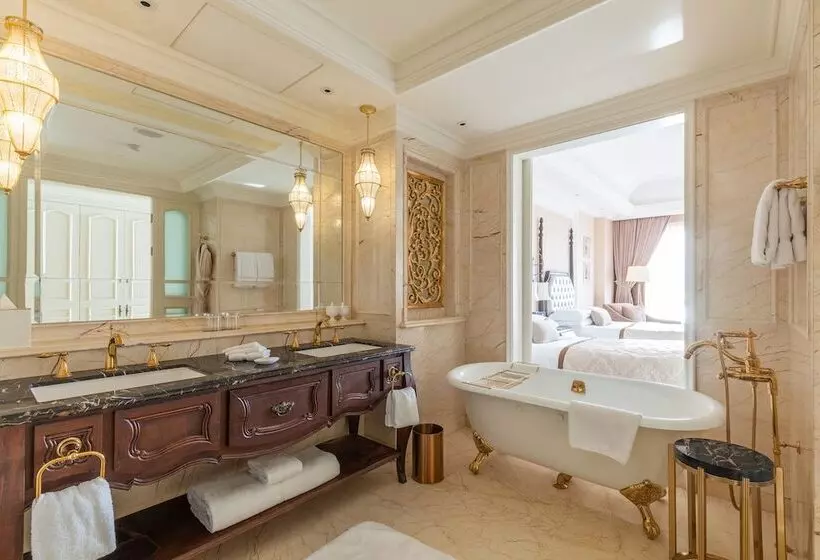 Fotos del hotel The Castle Hotel, A Luxury Collection Hotel, Dalian:  14