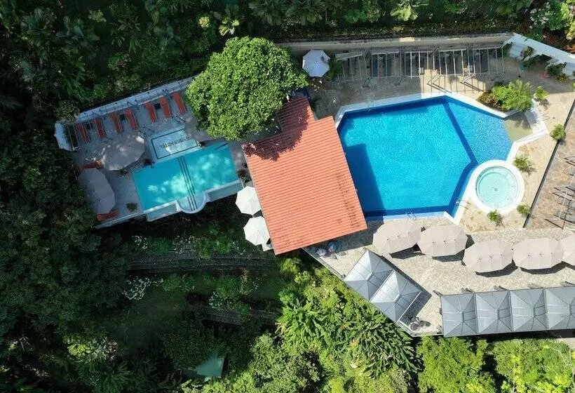 Shana By The Beach Residence & Spa