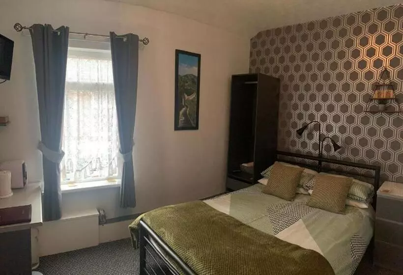 Fotos del hotel Hornby Villa 4*b&b Couples & Families Only:  13